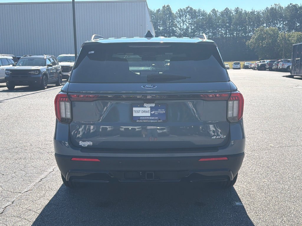 Used 2025 Ford Explorer ST-Line AWD/4WD image 6