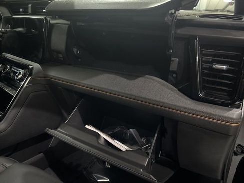 Used 2025 GMC Sierra 1500 AT4 image 36