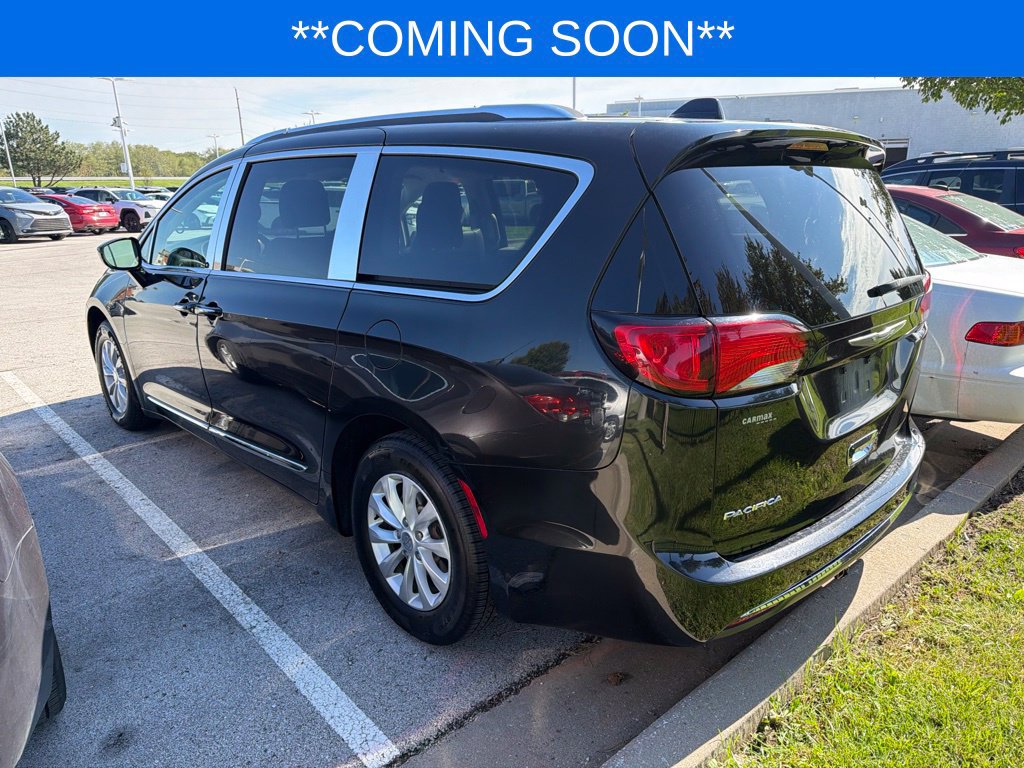 Used 2019 Chrysler Pacifica Touring-L FWD image 5