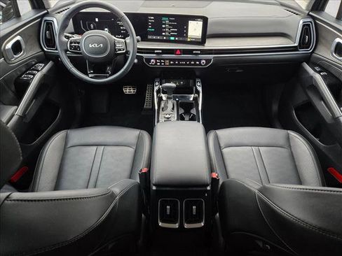 Used 2025 Kia Sorento SX image 18