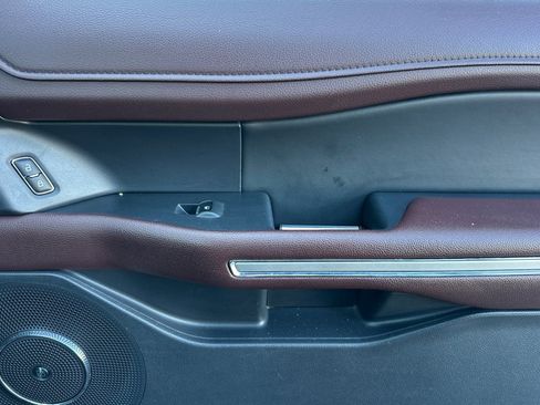 Used 2024 Ford Expedition Limited image 21