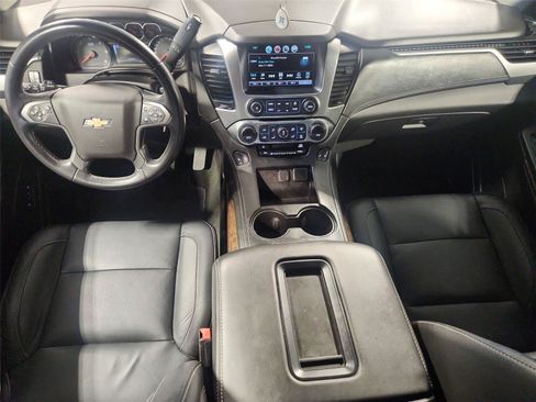 Used 2018 Chevrolet Suburban LT AWD/4WD image 19