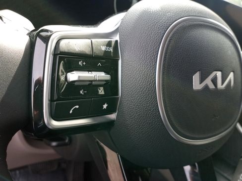 New 2026 Kia Carnival SX FWD image 13