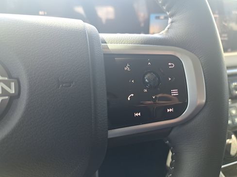 Certified 2025 Nissan Armada SV image 21