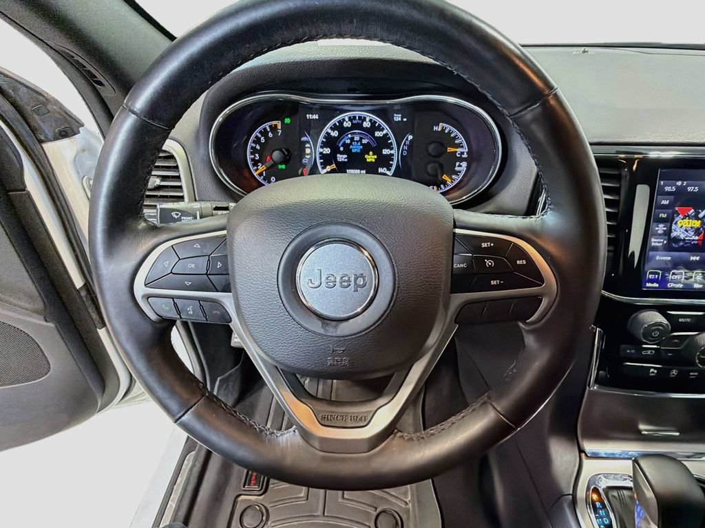 Used 2020 Jeep Grand Cherokee Limited AWD/4WD image 12