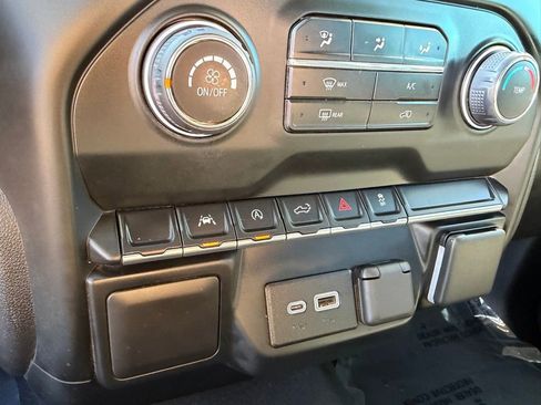 Used 2022 Chevrolet Silverado 1500 Custom image 29