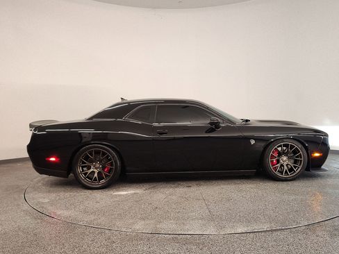Used 2016 Dodge Challenger SRT Hellcat image 7