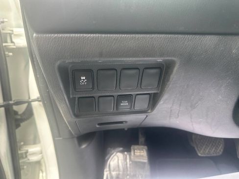 Used 2018 Nissan Pathfinder S AWD/4WD image 22