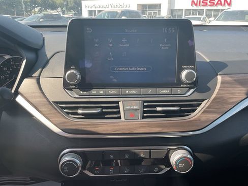 Used 2025 Nissan Altima 2.5 SV FWD image 21