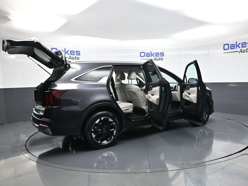 Used 2025 Kia Sorento S w/ Panoramic Sunroof Package FWD image 58