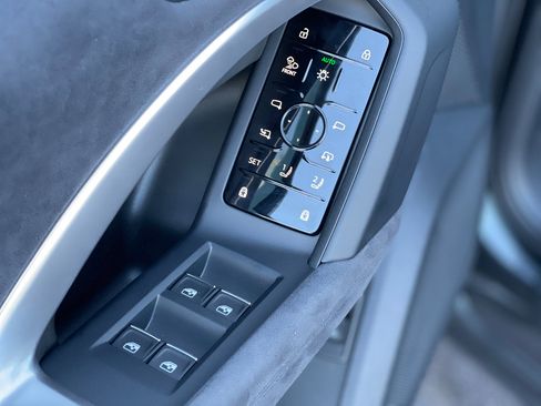 New 2025 Audi SQ5 Premium Plus image 12