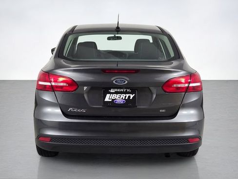 Used 2018 Ford Focus SE FWD image 4