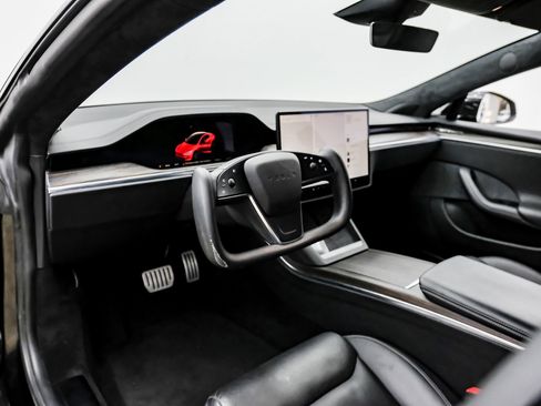 Used 2021 Tesla Model S Plaid image 14