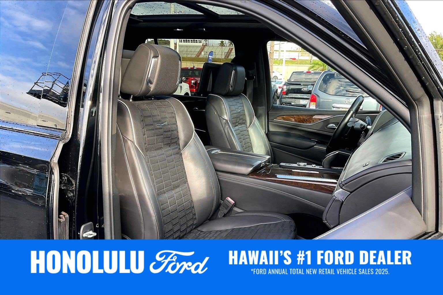 Used 2021 Cadillac Escalade ESV Sport Platinum w/ LPO, ONYX Package AWD/4WD image 13