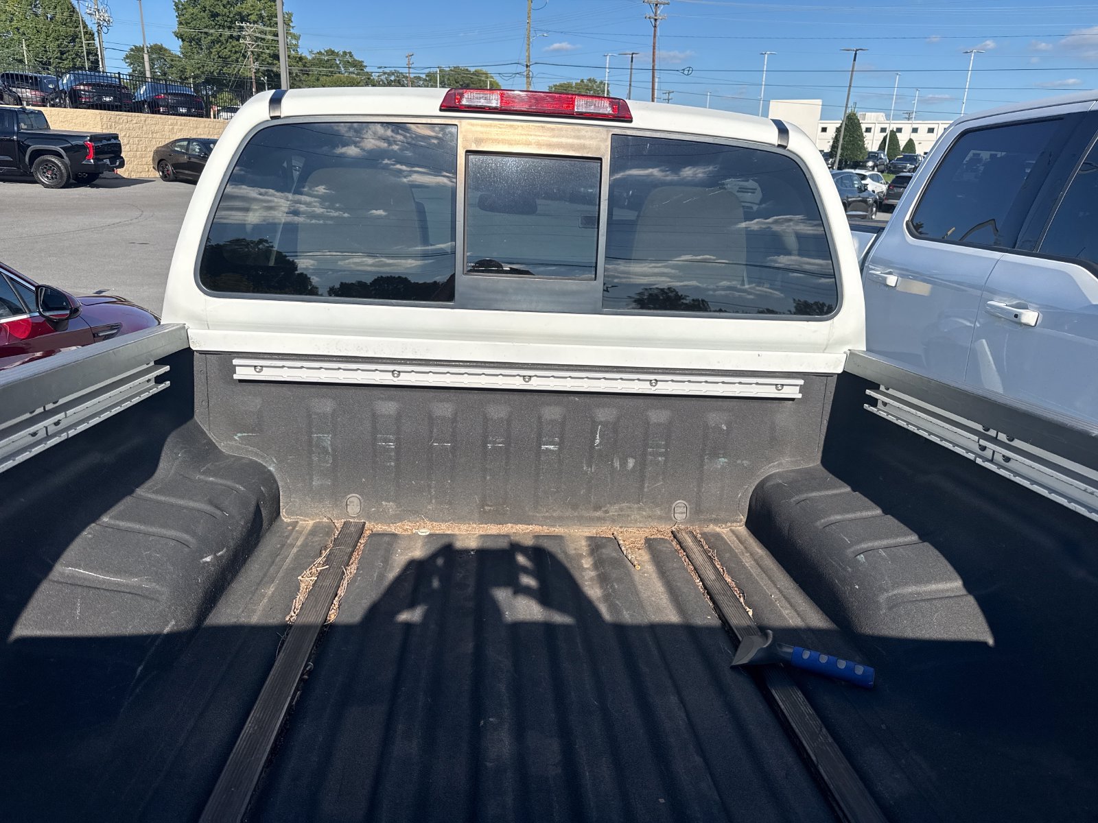 Used 2016 Nissan Frontier SL w/ Moonroof Package RWD image 11