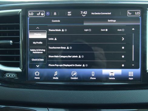 Used 2024 Chrysler Pacifica Touring-L image 31