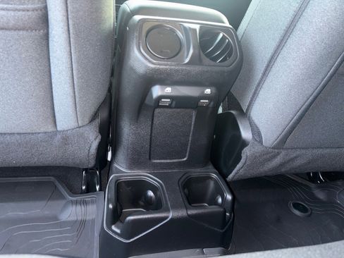 Used 2025 Jeep Gladiator Sport image 34