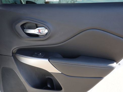 Used 2020 Jeep Cherokee High Altitude image 36