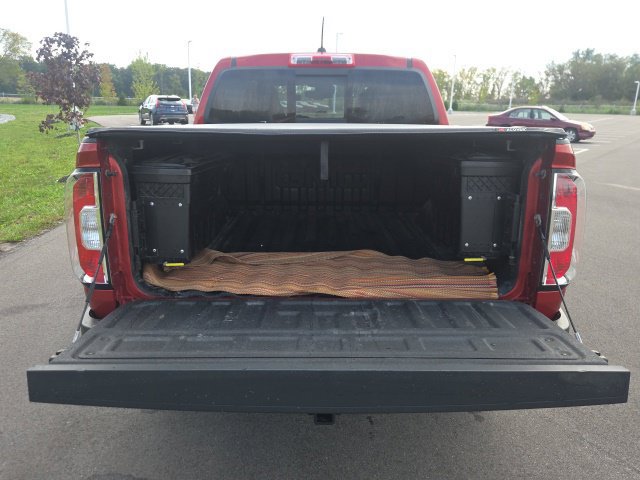 Used 2016 GMC Canyon SLT w/ Driver Alert Package AWD/4WD image 10