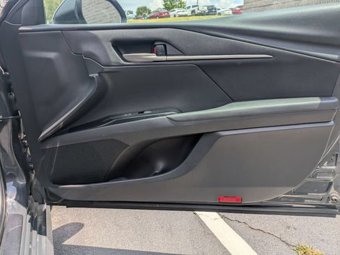 Used 2025 Toyota Camry LE FWD image 33