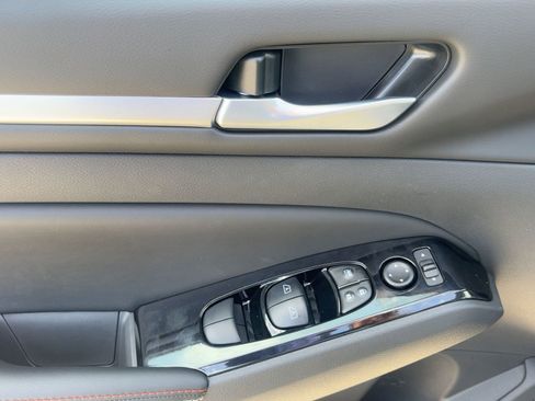 New 2025 Nissan Altima 2.5 SR w/ SR Premium Package image 22