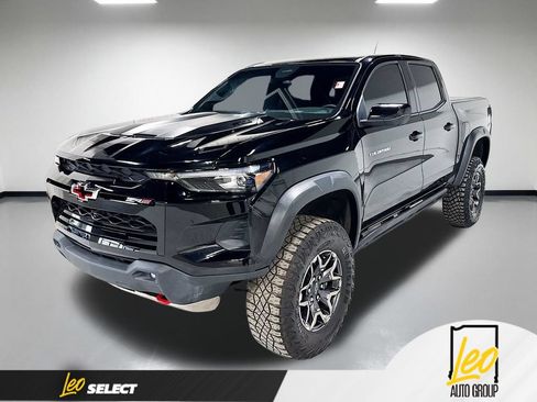 Used 2025 Chevrolet Colorado ZR2 w/ Technology Package AWD/4WD image 1