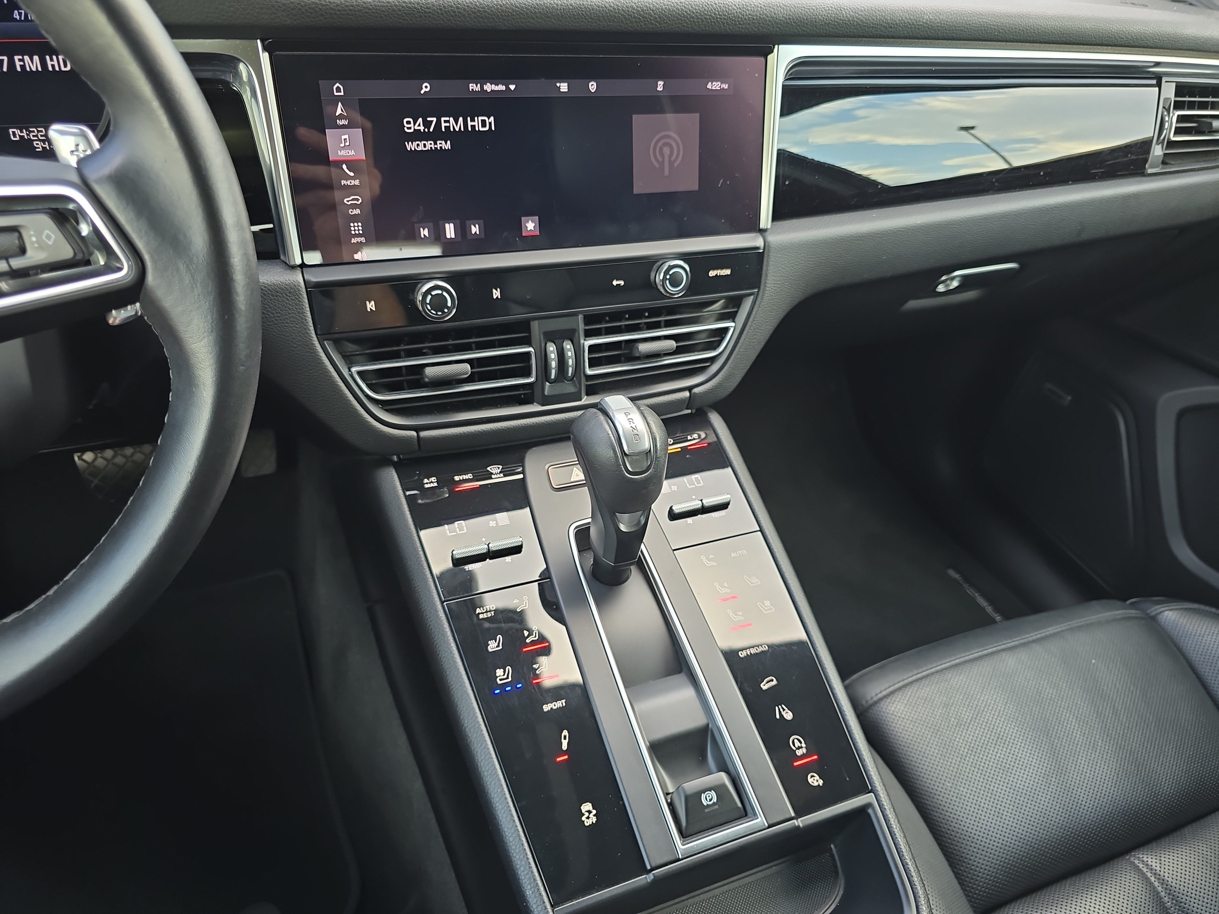 Used 2022 Porsche Macan AWD/4WD image 20