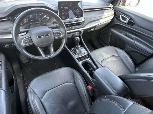 Used 2022 Jeep Compass Limited image 11