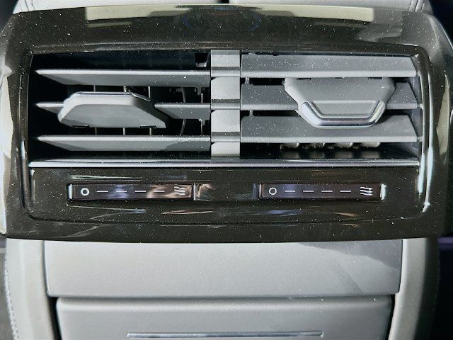Used 2025 Audi A8 L 3.0T AWD/4WD image 26