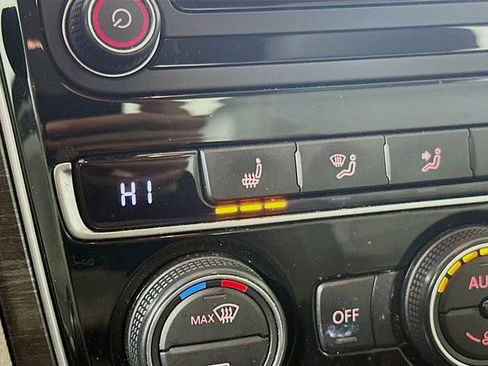 Used 2017 Volkswagen Passat 1.8T SEL Premium image 21