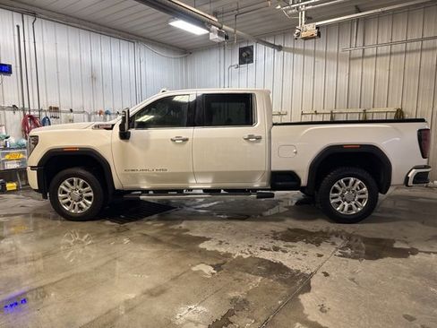 Used 2024 GMC Sierra 2500 Denali image 4