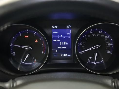 Used 2021 Toyota C-HR XLE image 19