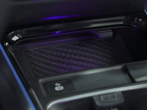 Used 2024 Mercedes-Benz GLB 250 image 23