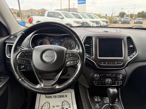 Used 2021 Jeep Cherokee Trailhawk w/ Technology Group AWD/4WD image 16