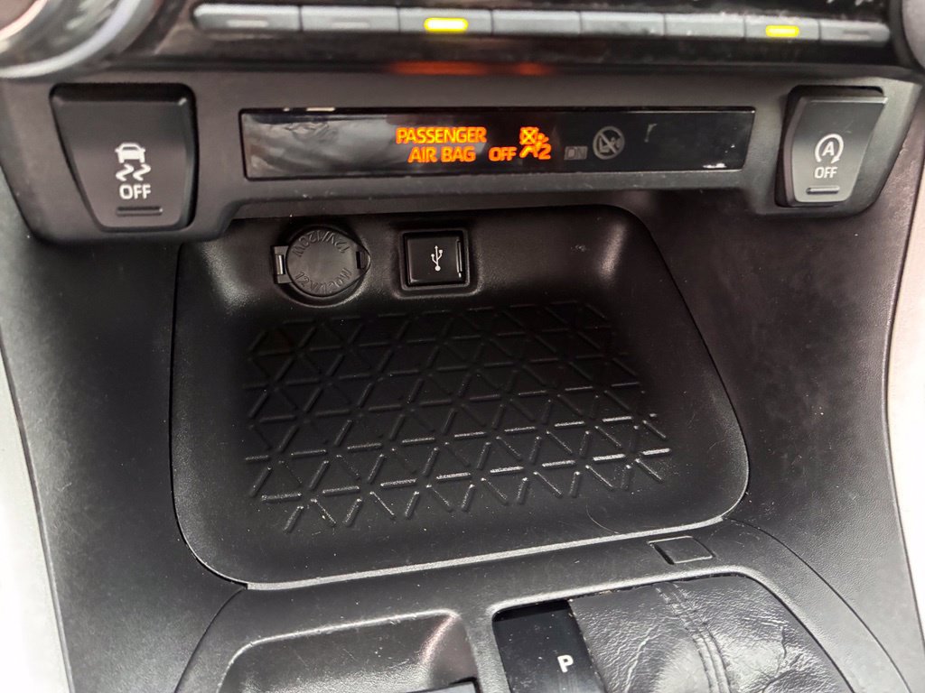 Used 2021 Toyota RAV4 XLE FWD image 37