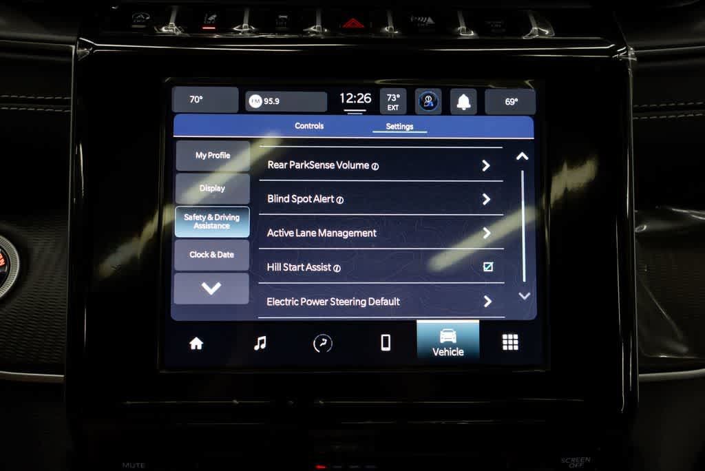 Used 2025 Jeep Grand Cherokee Laredo X AWD/4WD image 20