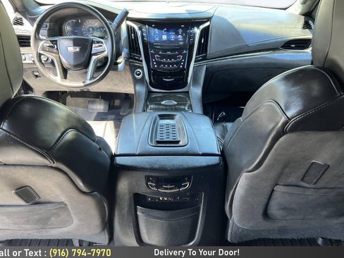 Used 2016 Cadillac Escalade Platinum AWD/4WD image 17