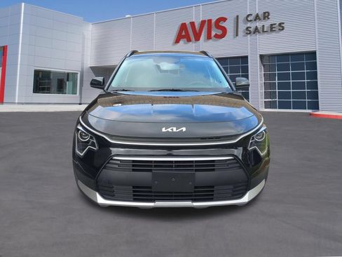 Used 2025 Kia Niro LX FWD image 2