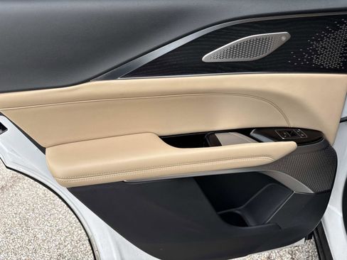 New 2025 Cadillac Lyriq Luxury image 13