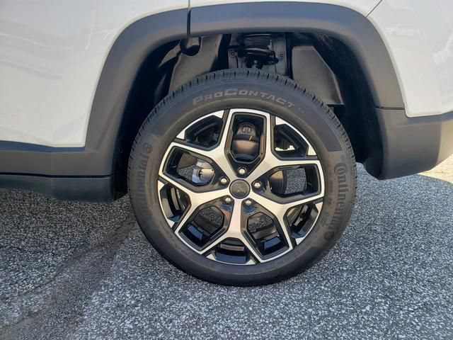 Used 2025 Jeep Compass Limited AWD/4WD image 33