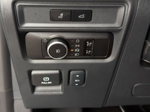 Used 2023 Ford Expedition Platinum image 23