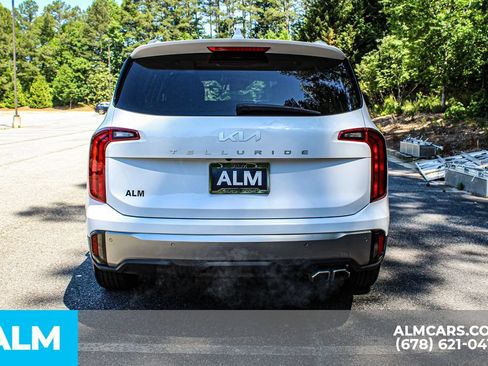 Used 2025 Kia Telluride S FWD image 11