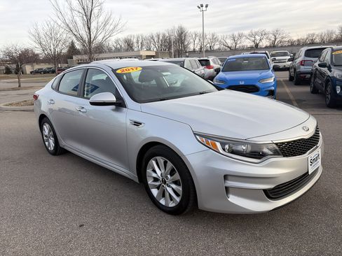 Used 2017 Kia Optima LX w/ Option Group 014 image 3