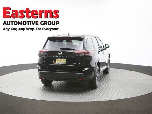 Used 2024 Nissan Rogue S AWD/4WD image 39