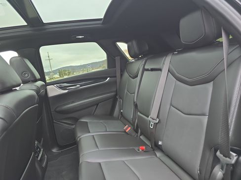 Used 2022 Cadillac XT5 Premium Luxury image 14