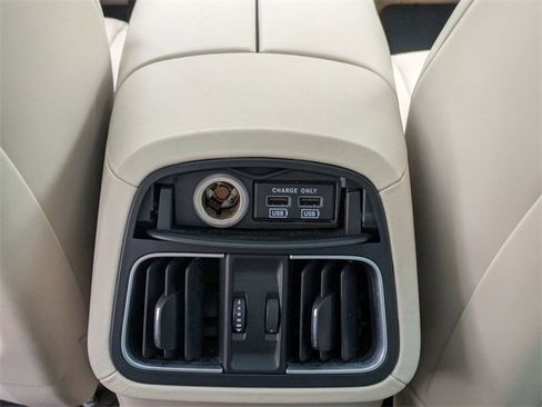 Used 2022 Maserati Levante GT image 22