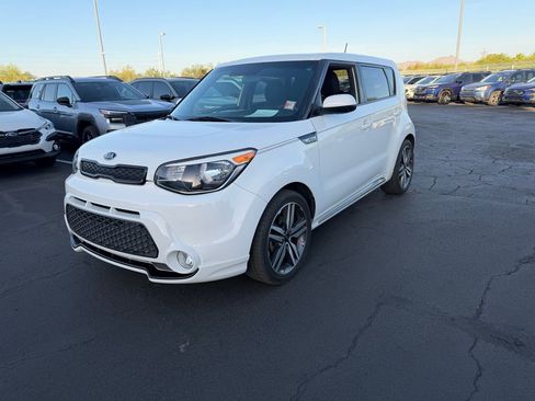 Used 2016 Kia Soul + w/ Soulful Package FWD image 3