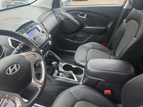 Used 2010 Hyundai Tucson GLS image 11