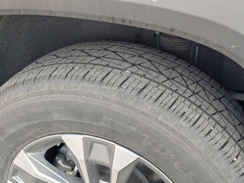 Used 2025 Chevrolet Equinox LT image 26