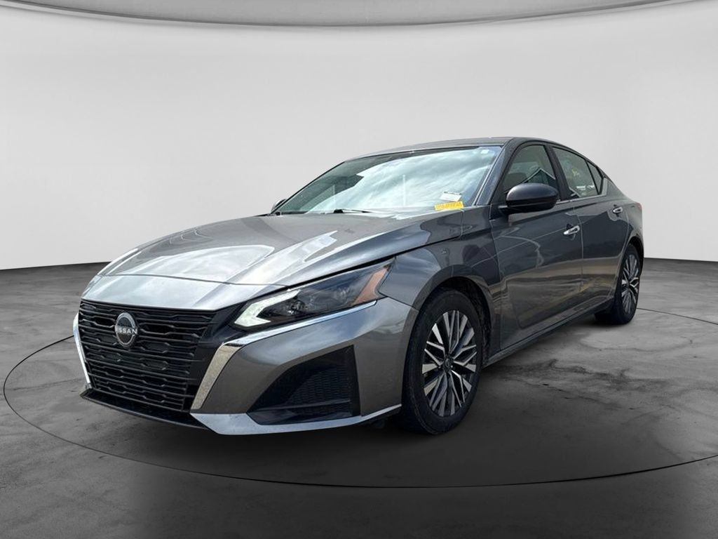 Used 2025 Nissan Altima 2.5 SV FWD image 5